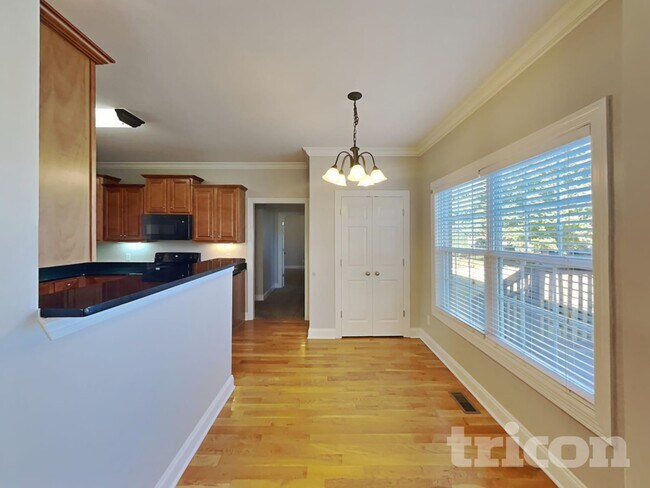 Building Photo - 3228 Genoa Dr