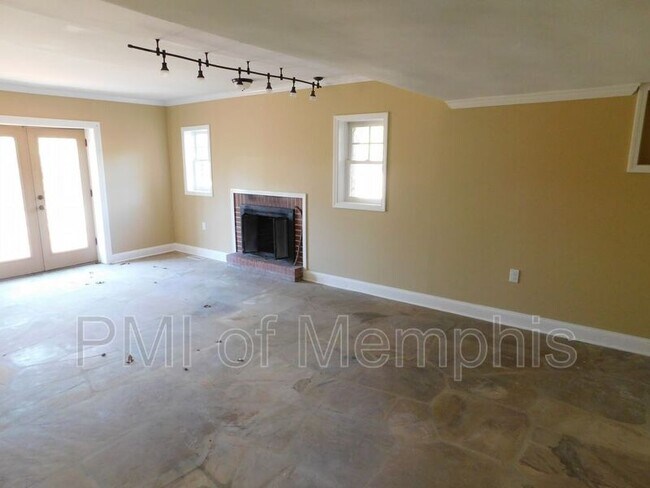 Foto del edificio - 8071 Dogwood Rd