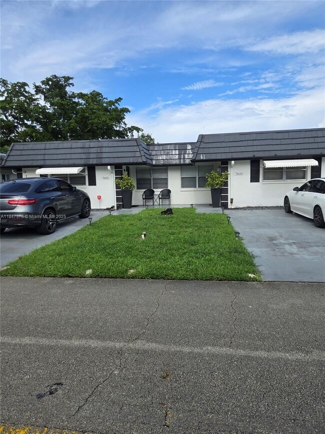 Building Photo - 7602 NW 73rd Terrace