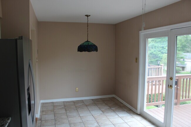 breakfast area - 4019 Ottawa Ct