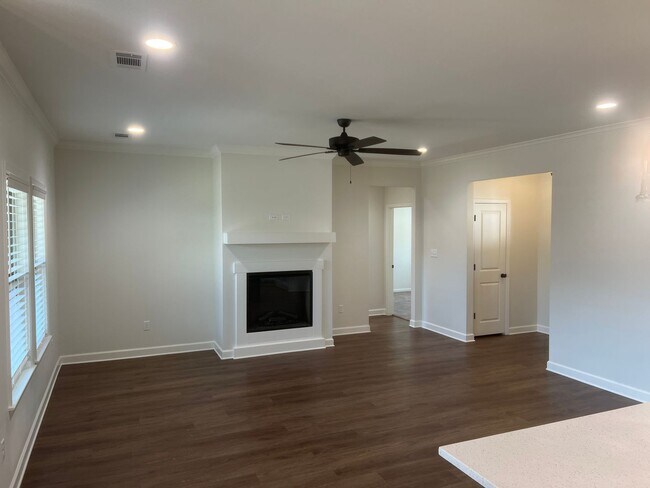 Foto del edificio - Charming 3 Bed 2 Bath Home