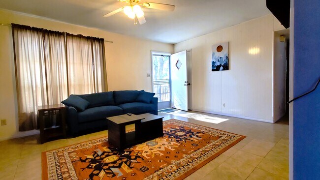 Foto del edificio - 1017 N Washington Ave