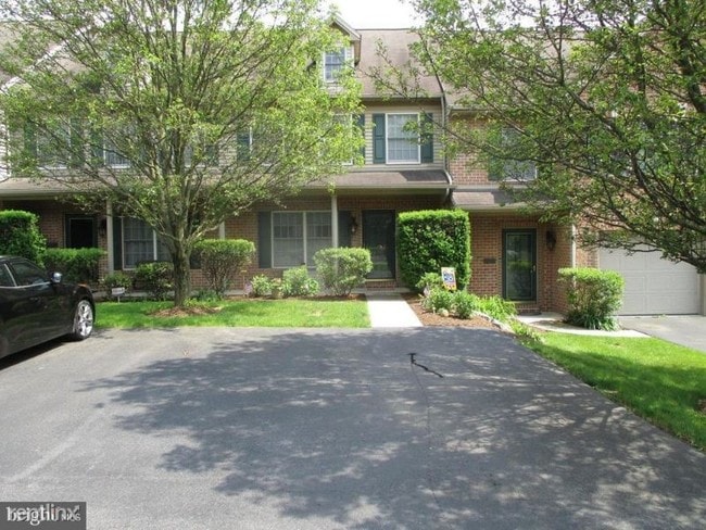 Building Photo - 3 br, 2.5 bath Townhome - 4073 Regiment Blvd