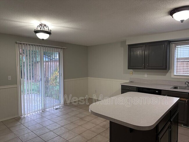 Building Photo - 4709 NE 130th Ave