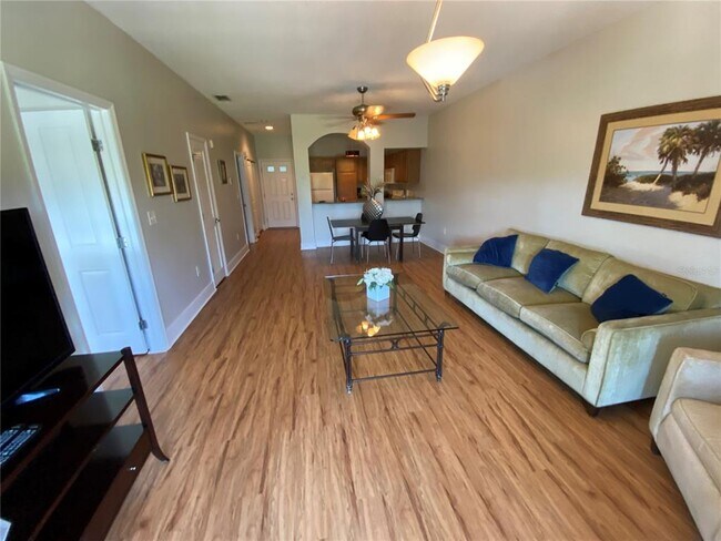 Building Photo - 300 State St E