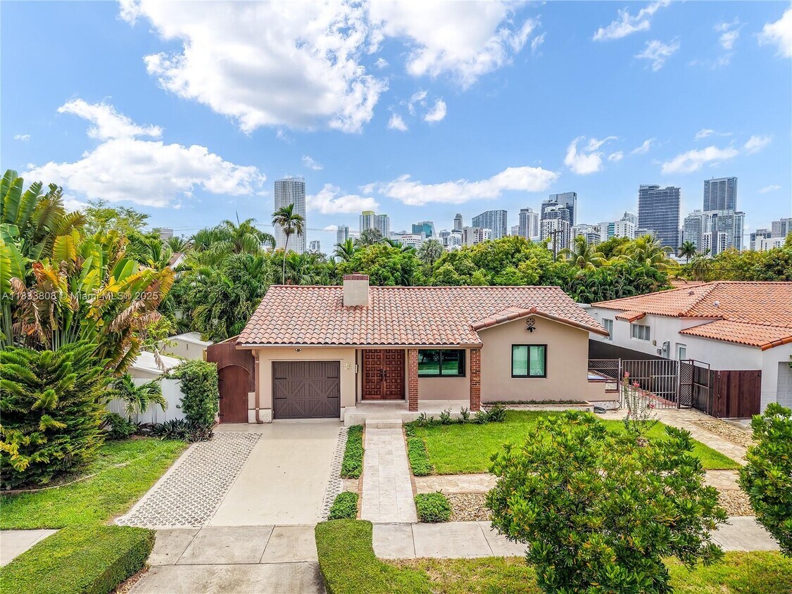 Foto principal - 619 SW 20th Rd