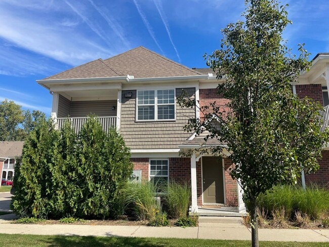 Building Photo - Shelby Township - 3 Bedroom, 2 Bath, End-U...