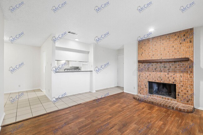 Foto del edificio - Cute 2/1 Unit in Fort Worth! **Move-in Spe...