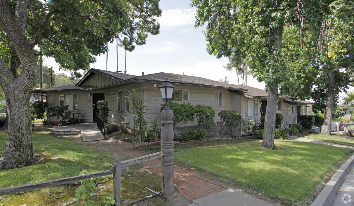 Building Photo - Lemon Normal Gardens Apartments