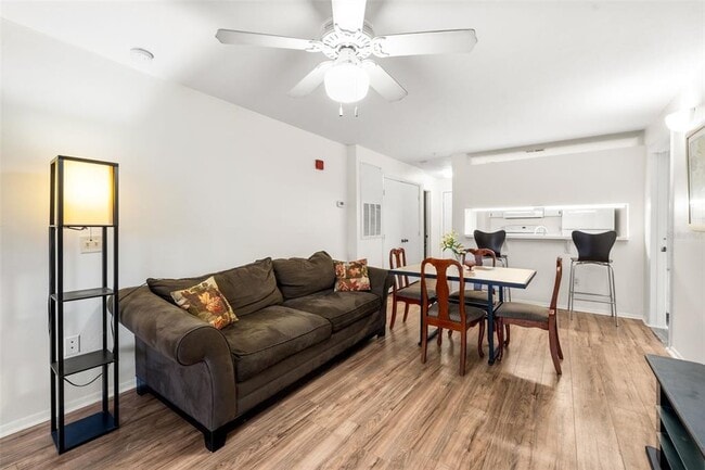 Building Photo - 4000 SW 23rd St