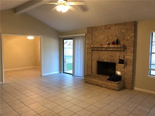 Building Photo - 3117 Sylvan Crest Dr