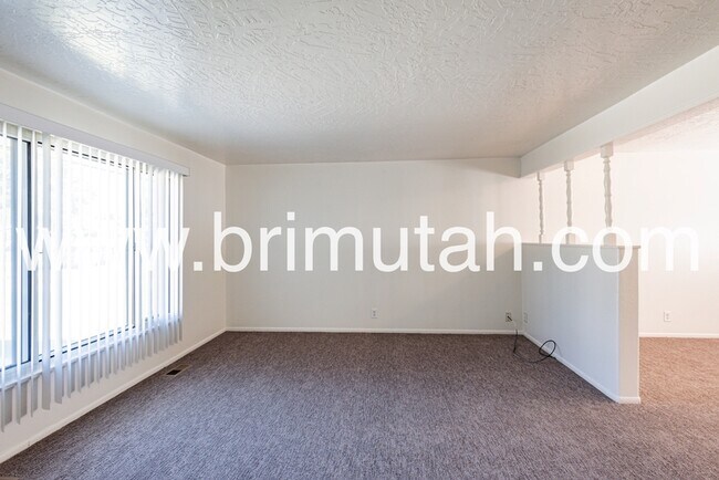 Foto del edificio - 646 E 5640 S