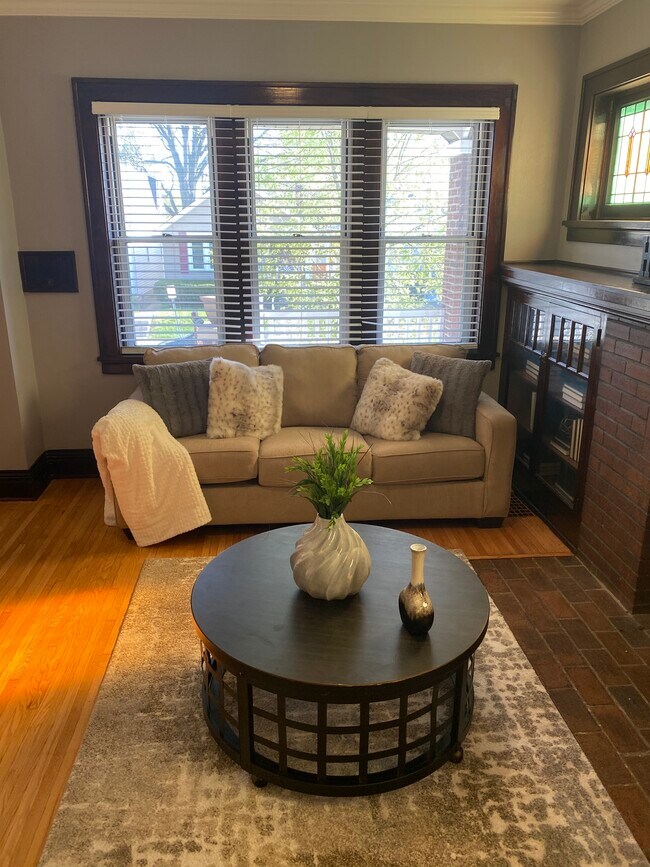 Foto del edificio - 5641 Devonshire Ave