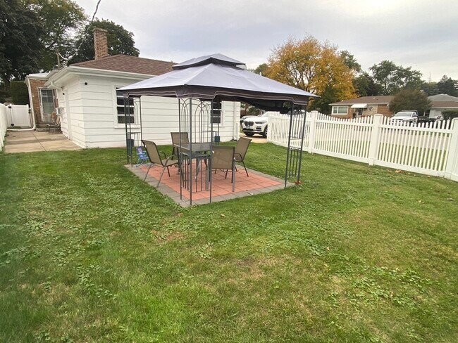 Foto del edificio - 7737 Park Ave