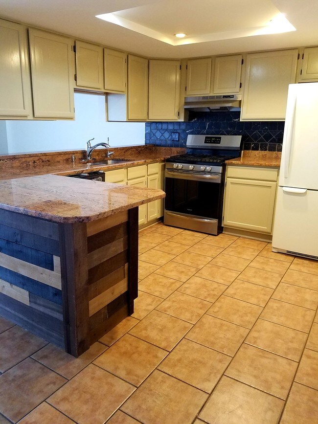 Building Photo - 8214 Daniel Dr