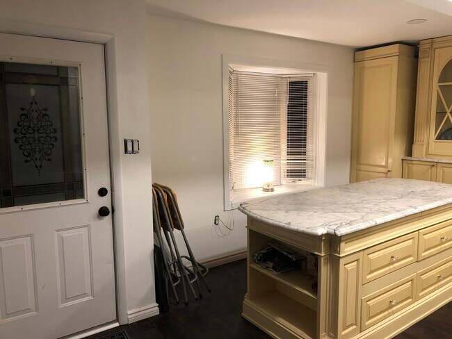 Foto del edificio - 7650 Aster Cir