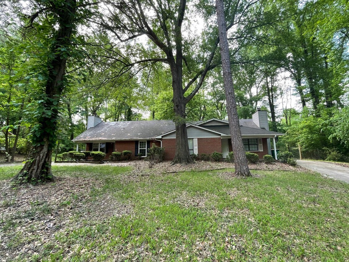 Foto principal - This Adorable 2 bedroom 2 bath duplex is l...