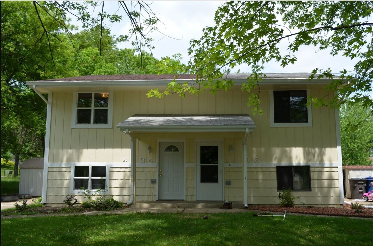 Primary Photo - Newly updated 3 Bedroom 1 Bathroom Townhouse