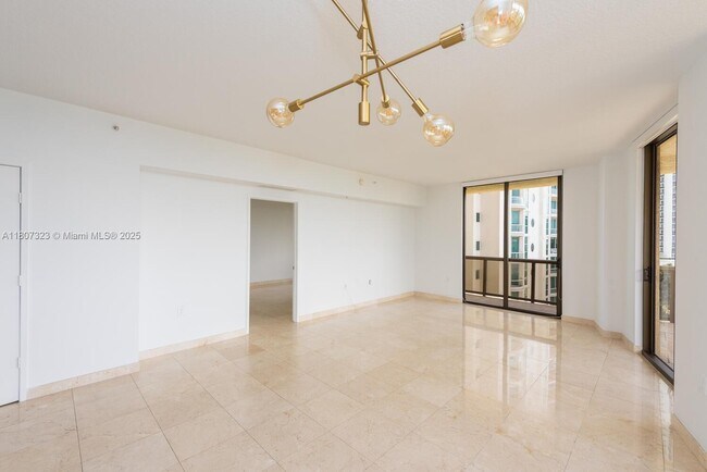 Foto del edificio - 16275 Collins Ave