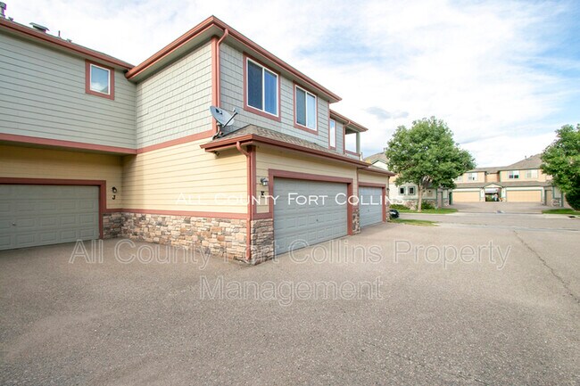 Building Photo - 2863 Kansas Dr
