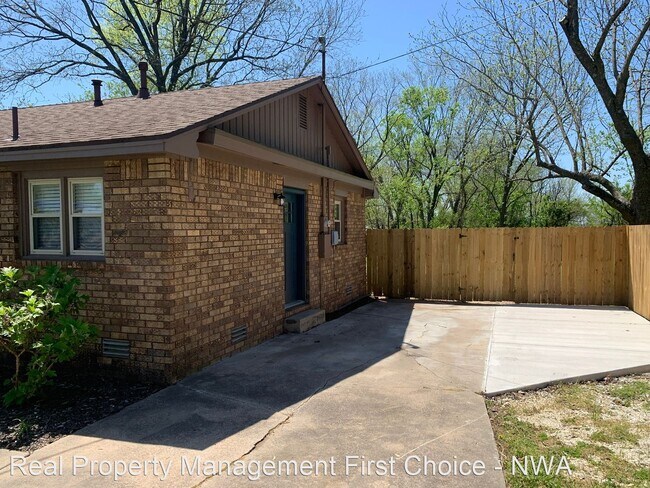 Foto del edificio - 2 br, 1 bath House - 205 S West Avenue