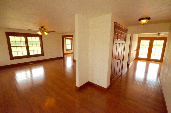 Building Photo - 7614 East Reinbeck Road