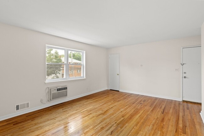 Building Photo - Lexander Manor Apartments