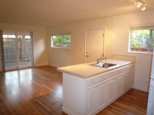 Primary Photo - 313 Ramona St