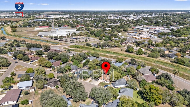 Building Photo - 1105 Colt