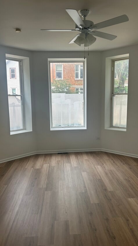 Primary Photo - 3219 W 23rd St