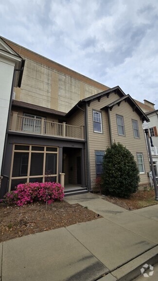 Building Photo - 1213 North St