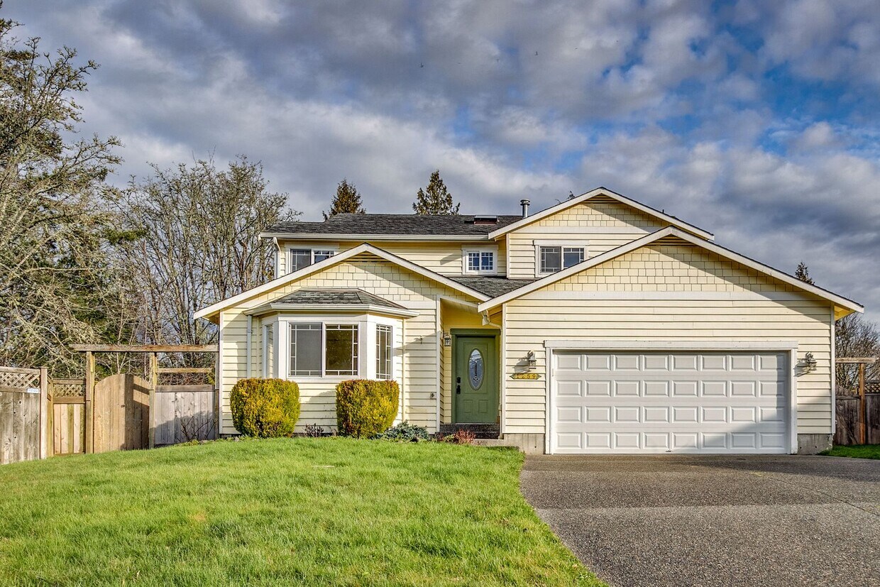 Primary Photo - Fantastic home on Cul-de-Sac, in highly de...