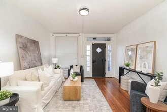 Building Photo - 3822 6th St