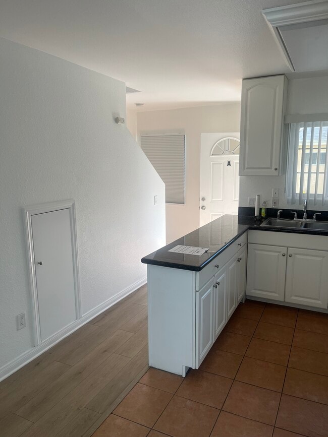 Foto del edificio - 12627 Oxnard St