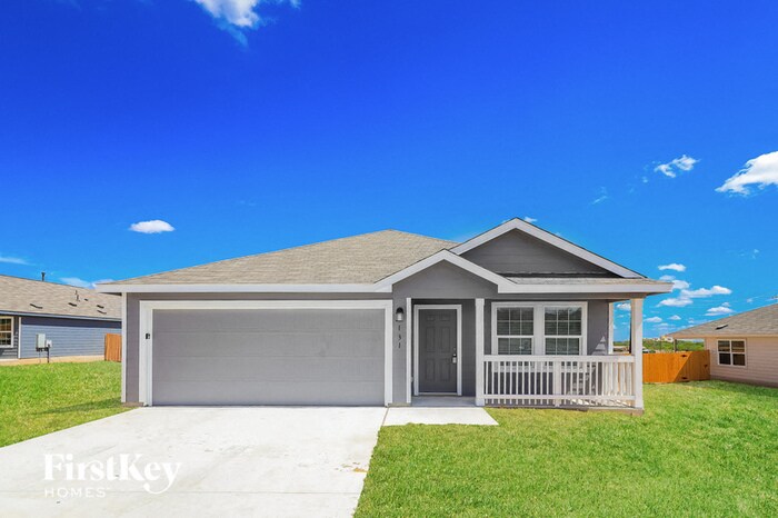 Primary Photo - 131 Agave Cir
