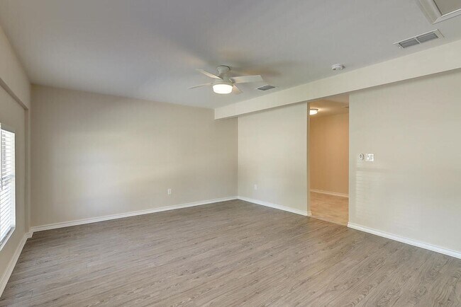 Foto del edificio - 1106 Bradshaw Dr