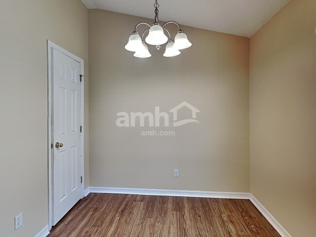 Building Photo - 875 Sedgewood Cir