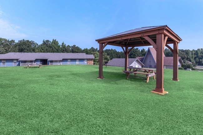 Covered Picnic Table! - The Reserve at Opelika