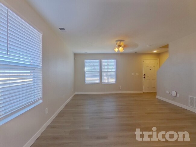 Foto del edificio - 10115 Hudson St