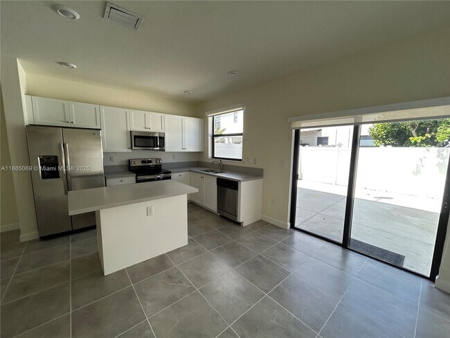 Foto del edificio - 10622 W 33rd Way