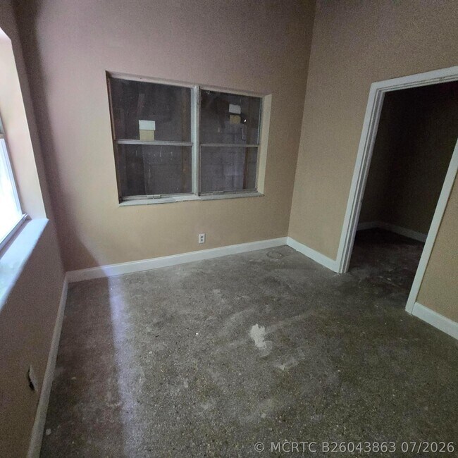 Foto del edificio - 830 SW 14th St