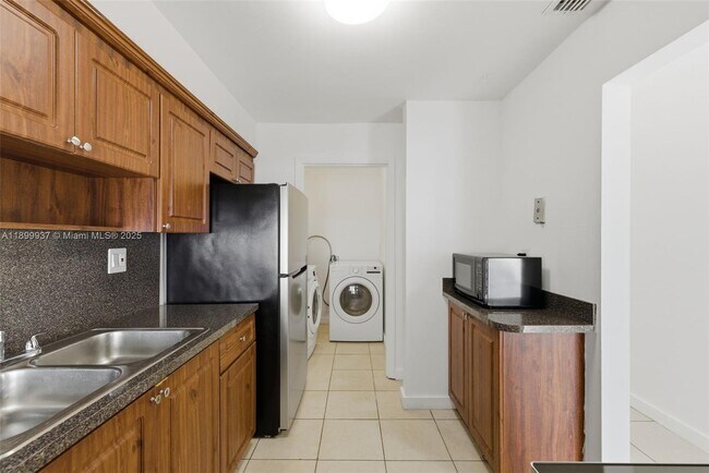 Foto del edificio - 624 NW 11th St