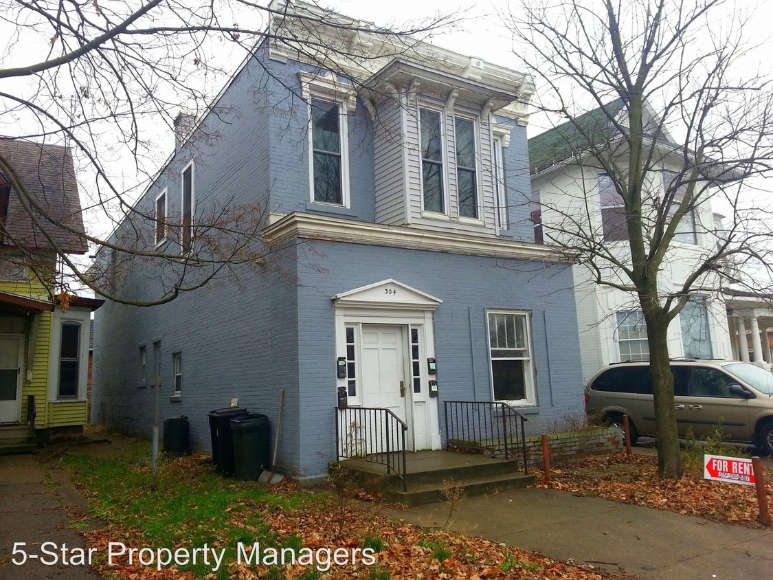 Primary Photo - 304 E Lincoln Ave