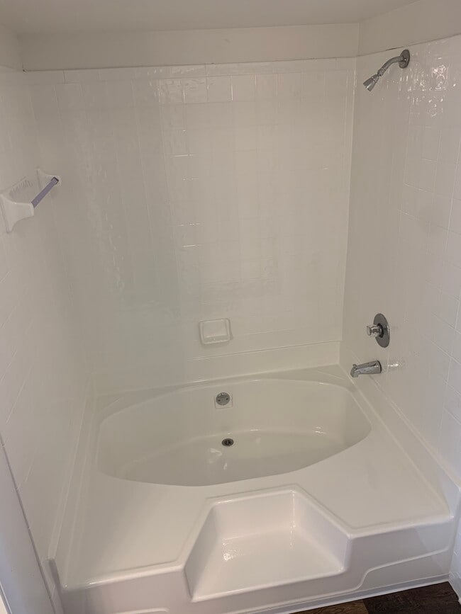 Garden Tub - The Harbor