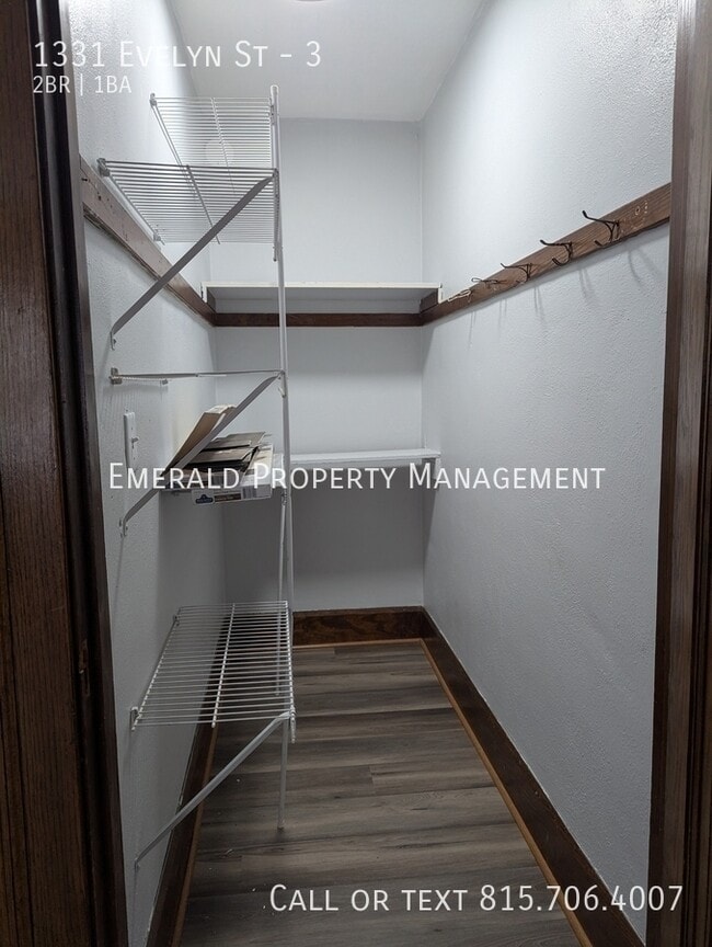 Building Photo - 1331 Evelyn St