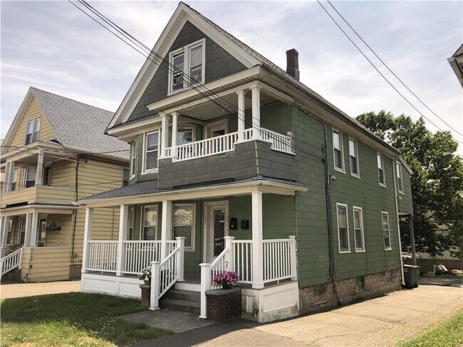 Building Photo - 793 Brewster St