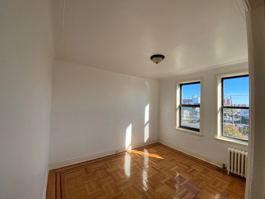 12010 Rockaway Beach Blvd, Queens, NY 11694 Condo for Rent in Queens