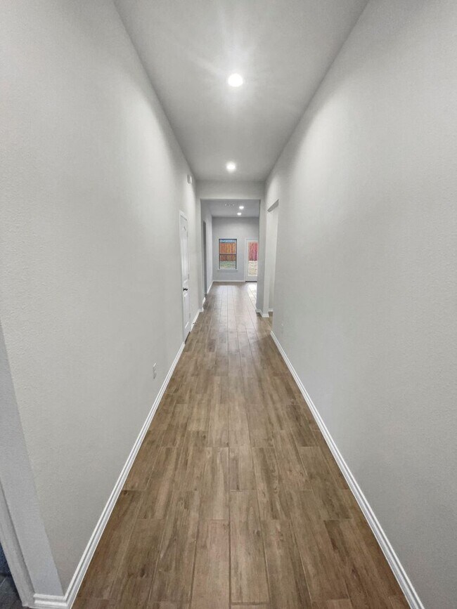 Building Photo - Stylish New Build with Luxury Finishes – M...