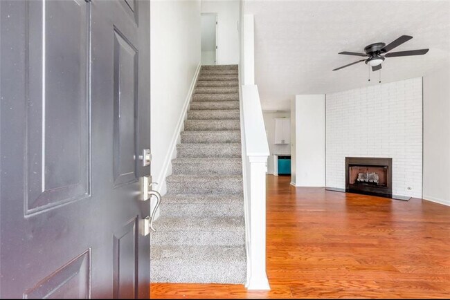 Building Photo - 3022 Kentmere Dr