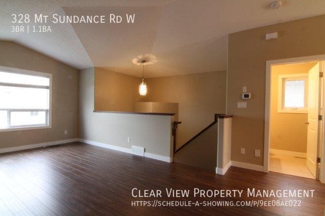 Building Photo - Luxury 3-Bedroom + 1.5-Bathroom Townhouse ...